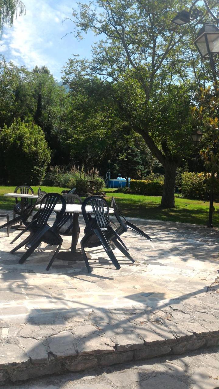 Albergo-Ristorante"Parco Alle Noci"Tra La Cascata Delle Marmore,Labro E Valle Santa Di S Francesco Rivodutri Bagian luar foto